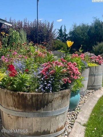 705 Kachess Lane, Zillah, WA 98953