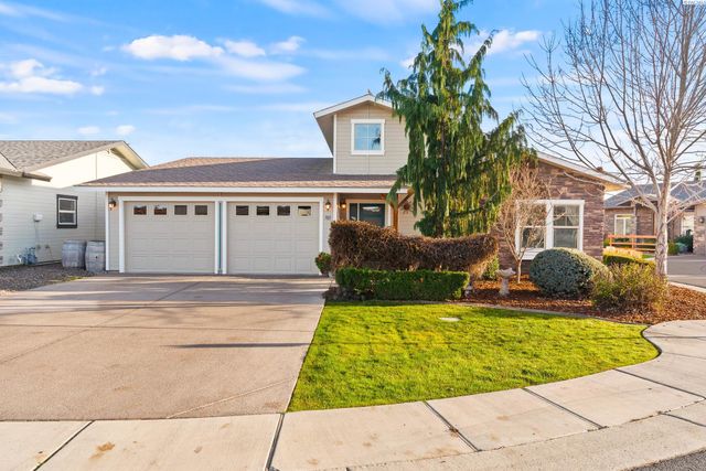 705 Kachess Lane, Zillah, WA 98953