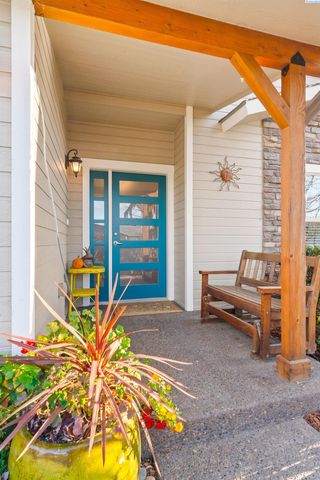 705 Kachess Lane, Zillah, WA 98953