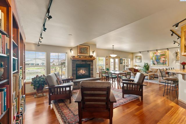 705 Kachess Lane, Zillah, WA 98953