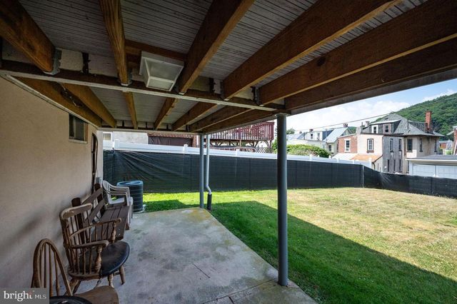2217 FAIRVIEW AVE, Reading, PA 19606