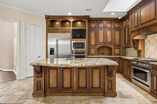 5604 Bent Creek Trail, Dallas, TX 75252