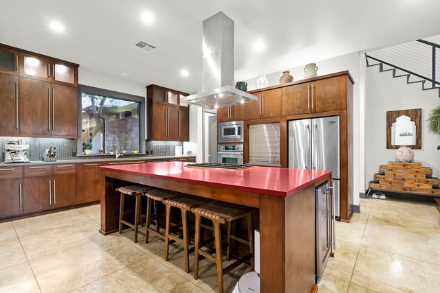 332 Rugged Earth DR, Austin, TX 78737