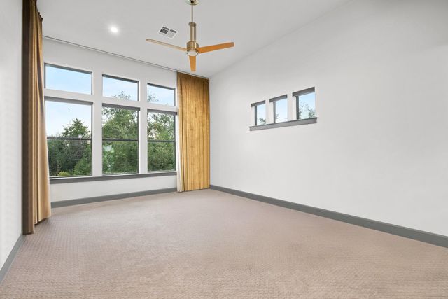 332 Rugged Earth DR, Austin, TX 78737