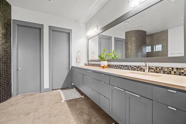 332 Rugged Earth DR, Austin, TX 78737