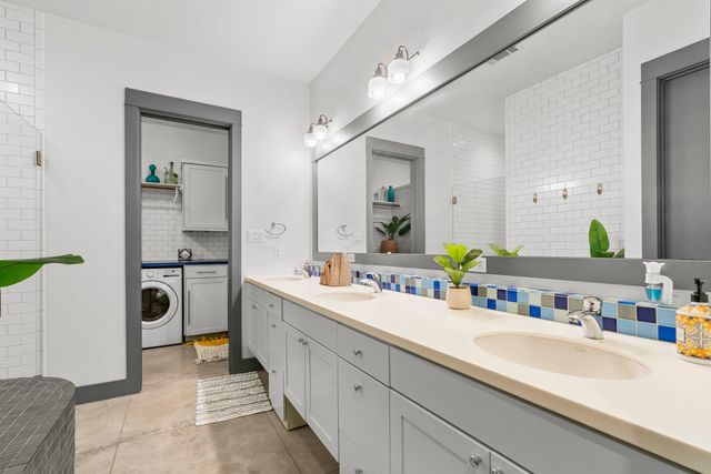 332 Rugged Earth DR, Austin, TX 78737