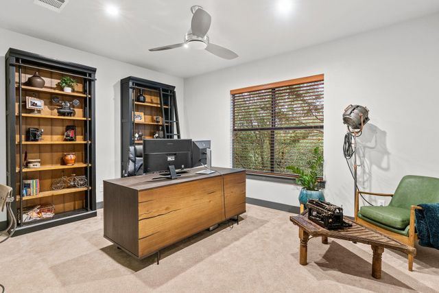 332 Rugged Earth DR, Austin, TX 78737