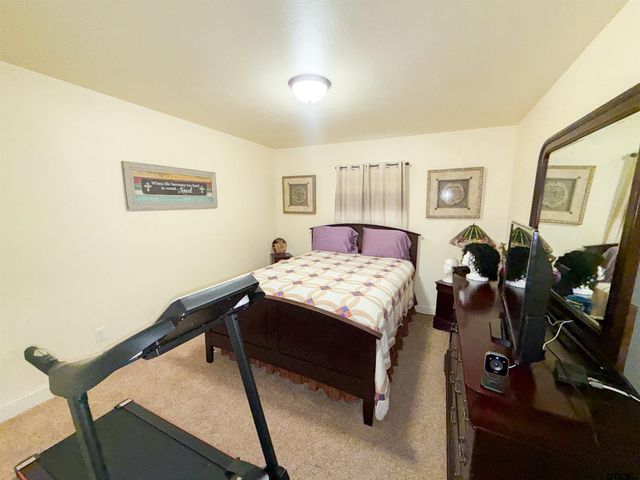 201 Reynolds Street, Pittsburg, TX 75686