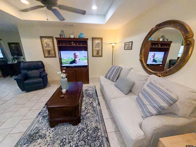 201 Reynolds Street, Pittsburg, TX 75686