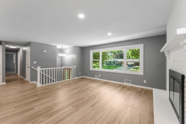 300 Viking Drive, Mankato, MN 56001