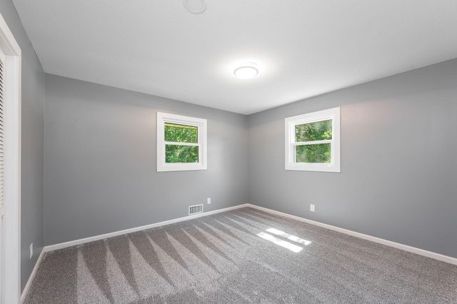 300 Viking Drive, Mankato, MN 56001