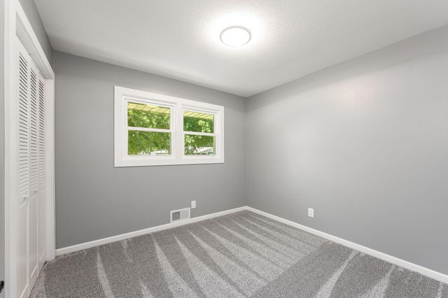 300 Viking Drive, Mankato, MN 56001