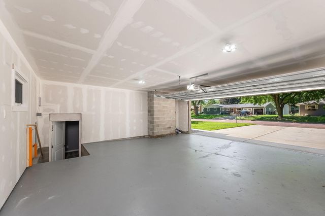 300 Viking Drive, Mankato, MN 56001
