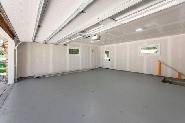 300 Viking Drive, Mankato, MN 56001