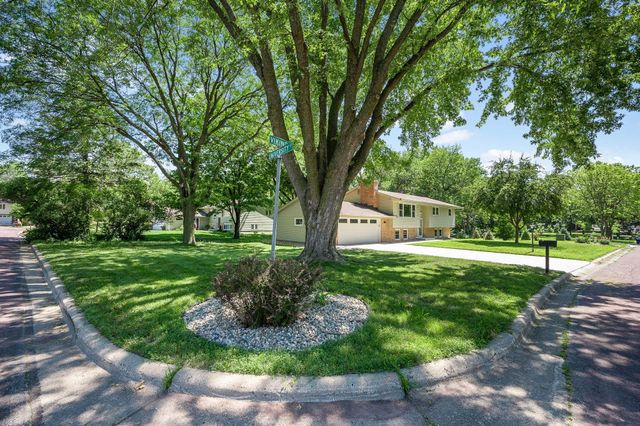 300 Viking Drive, Mankato, MN 56001