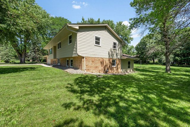 300 Viking Drive, Mankato, MN 56001