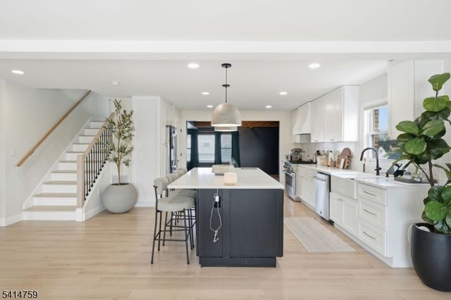 60 Rollins Ave, Clifton City, NJ 07011