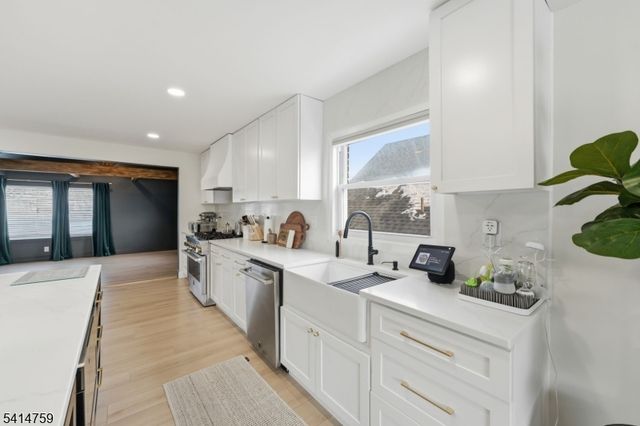 60 Rollins Ave, Clifton City, NJ 07011