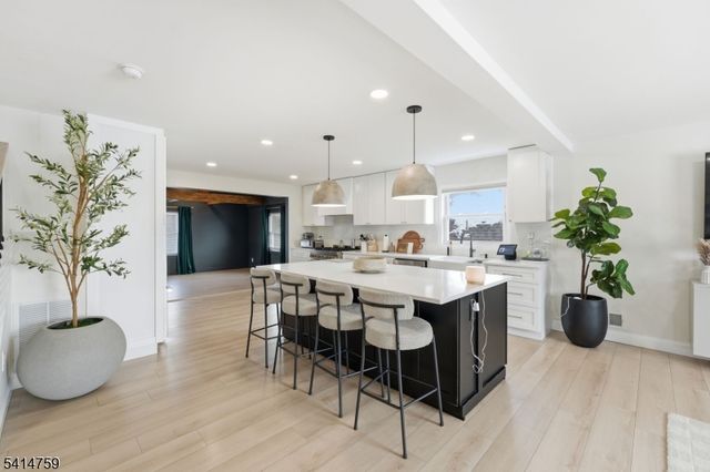 60 Rollins Ave, Clifton City, NJ 07011