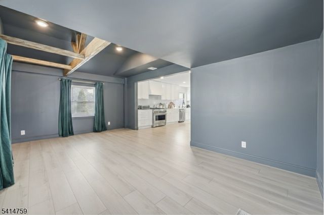 60 Rollins Ave, Clifton City, NJ 07011