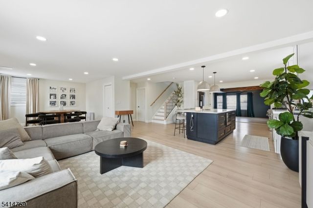 60 Rollins Ave, Clifton City, NJ 07011