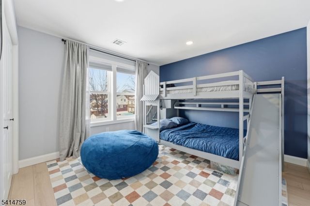 60 Rollins Ave, Clifton City, NJ 07011