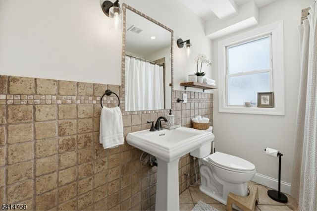 60 Rollins Ave, Clifton City, NJ 07011