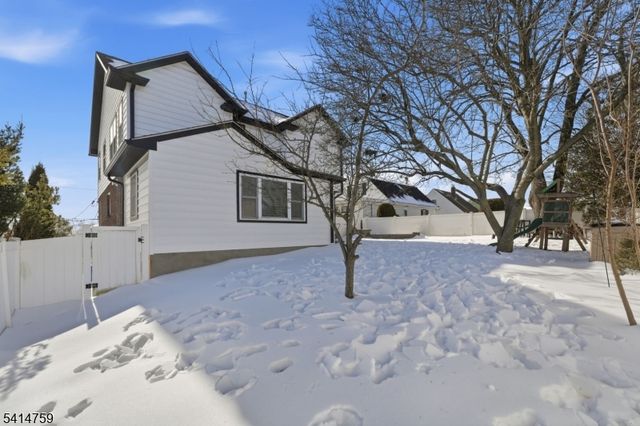 60 Rollins Ave, Clifton City, NJ 07011