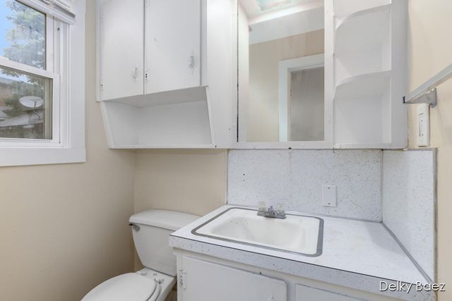 1321 Burton Street, Grand Rapids, MI 49507