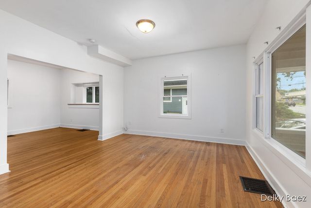 1321 Burton Street, Grand Rapids, MI 49507