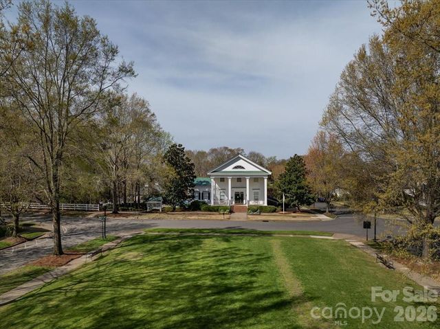 647 District Court, Fort Mill, SC 29708