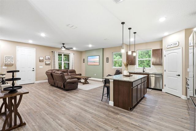 425 SPRING GARDEN AVENUE, De Leon Springs, FL 32130