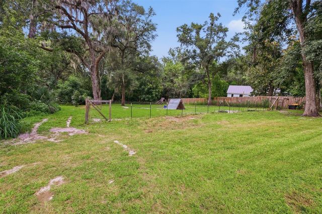 425 SPRING GARDEN AVENUE, De Leon Springs, FL 32130