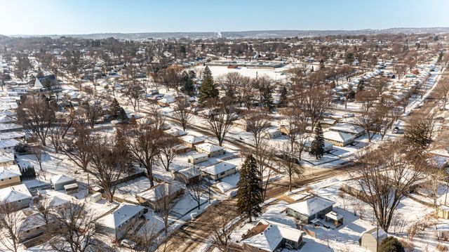 1220 Cascade Street NW, Rochester, MN 55901