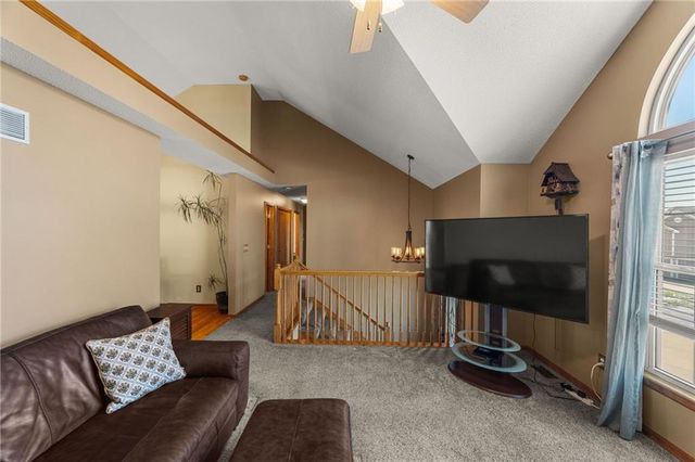 1105 Kent Drive, Belton, MO 64012