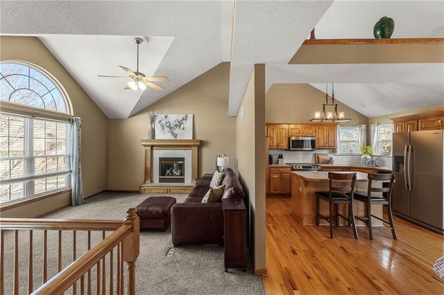 1105 Kent Drive, Belton, MO 64012