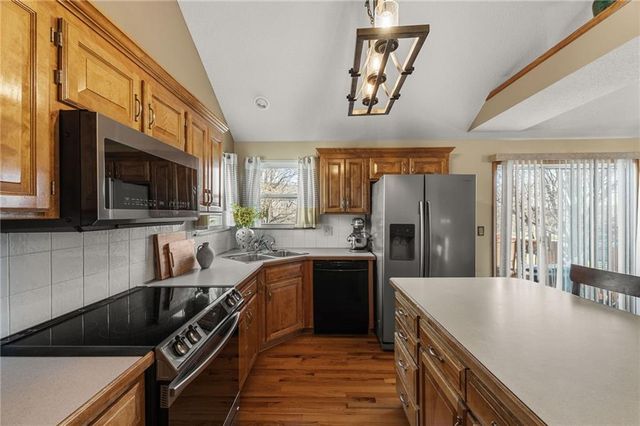 1105 Kent Drive, Belton, MO 64012