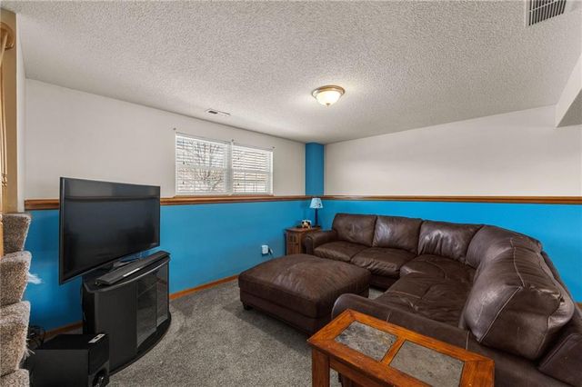 1105 Kent Drive, Belton, MO 64012