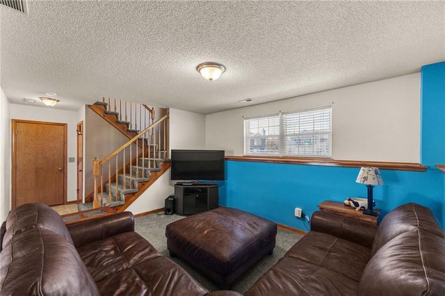 1105 Kent Drive, Belton, MO 64012