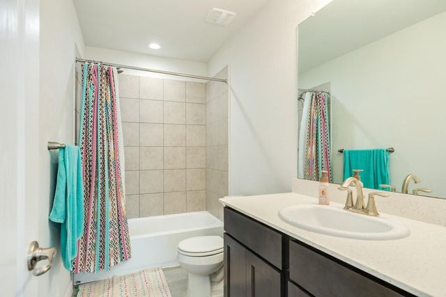 177 Bayou Bend Boulevard, Angleton, TX 77515