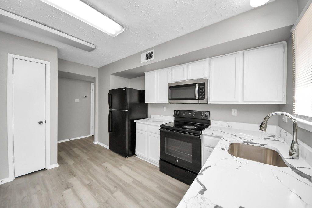 19411 Lazy Valley Dr, Katy, TX 77449