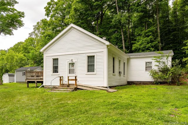357 Pumpkin Lane, Clinton Corners, NY 12514