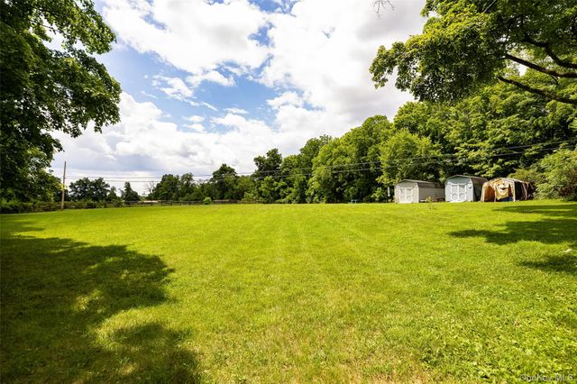 357 Pumpkin Lane, Clinton Corners, NY 12514