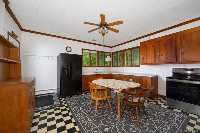 357 Pumpkin Lane, Clinton Corners, NY 12514