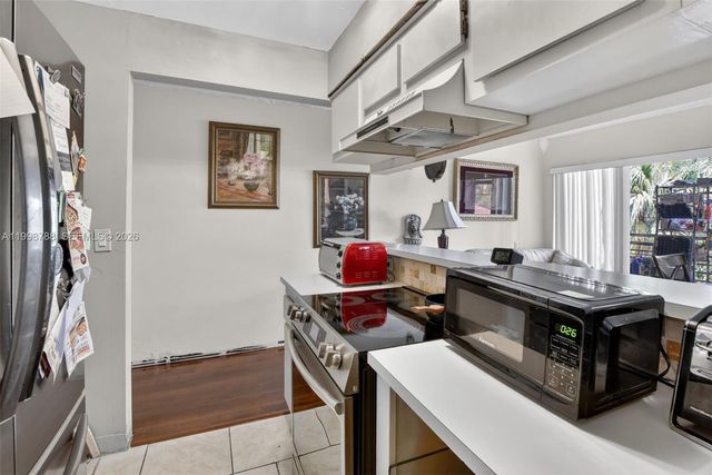 5240 NE 6th Avenue H26, Oakland Park, FL 33334