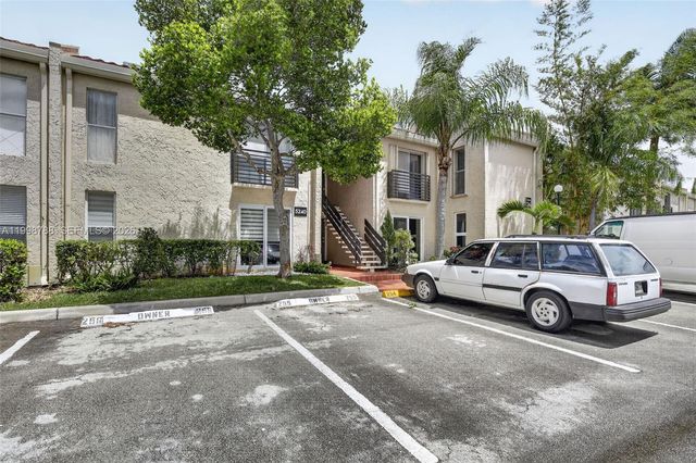 5240 NE 6th Avenue H26, Oakland Park, FL 33334