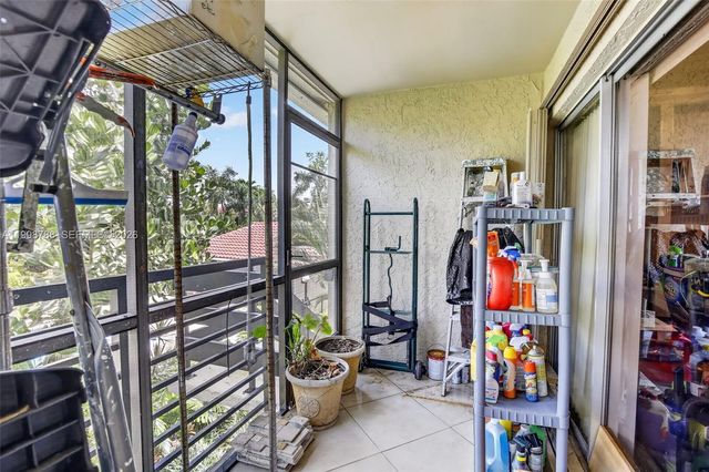 5240 NE 6th Avenue H26, Oakland Park, FL 33334