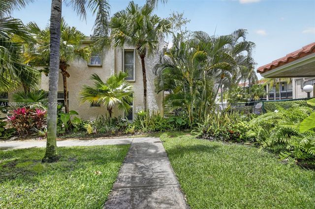 5240 NE 6th Avenue H26, Oakland Park, FL 33334