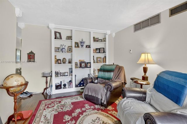 5240 NE 6th Avenue H26, Oakland Park, FL 33334