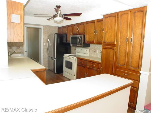 47605 Powell Road, Plymouth, MI 48170